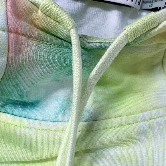 Alice + Olivia Nikki Tie-Dyed Cotton-Blend Fleece Cropped Hoodie - Picture 8 of 10